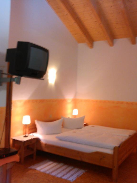 Zur Muehle Hotel Moerlenbach Room photo